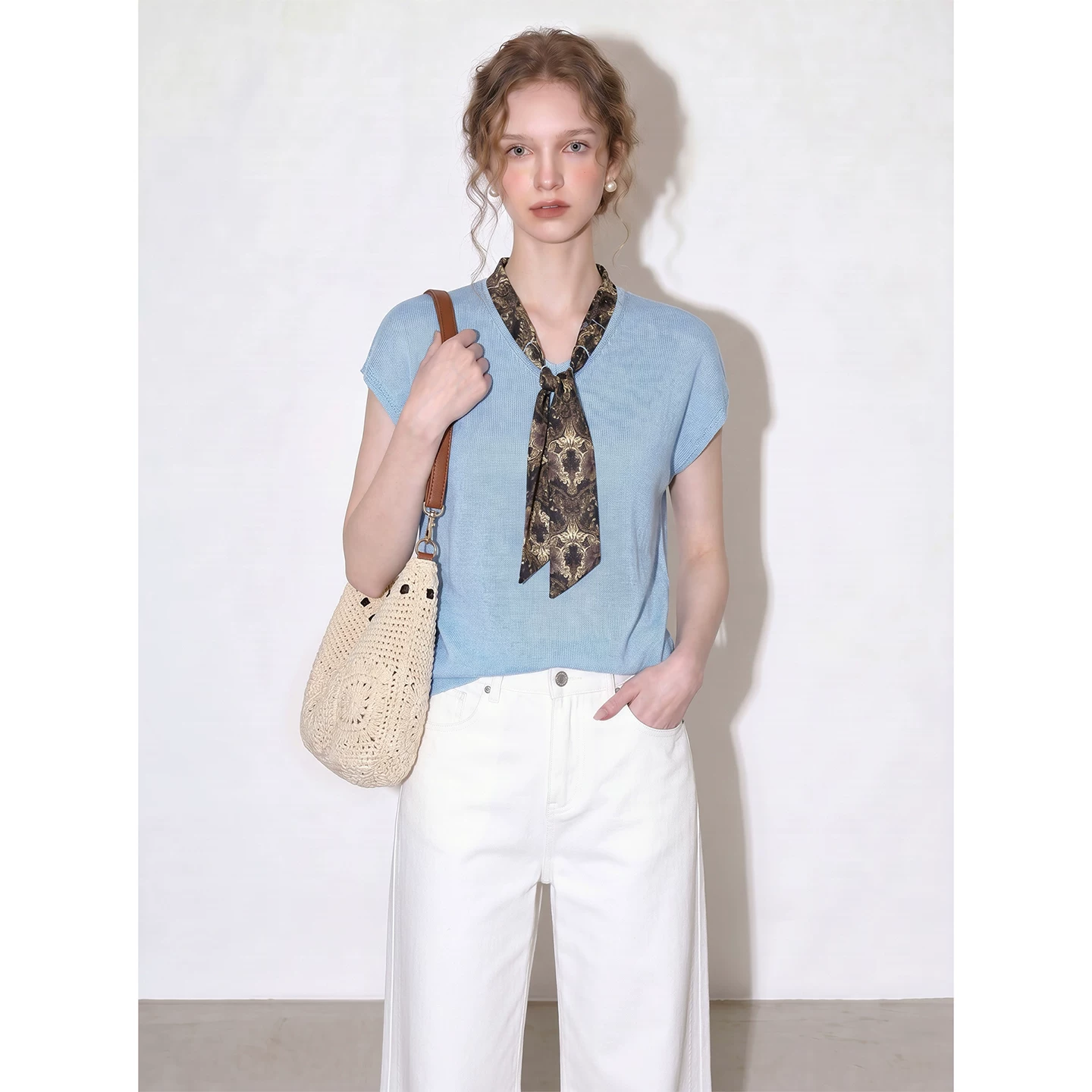 Sky blue round neck short-sleeved sweater for women 2026 summer new French fashion slim and versatile top Sky blue round neck short-sleeved sweater for women 2026 summer new French fashion slim and versatile top