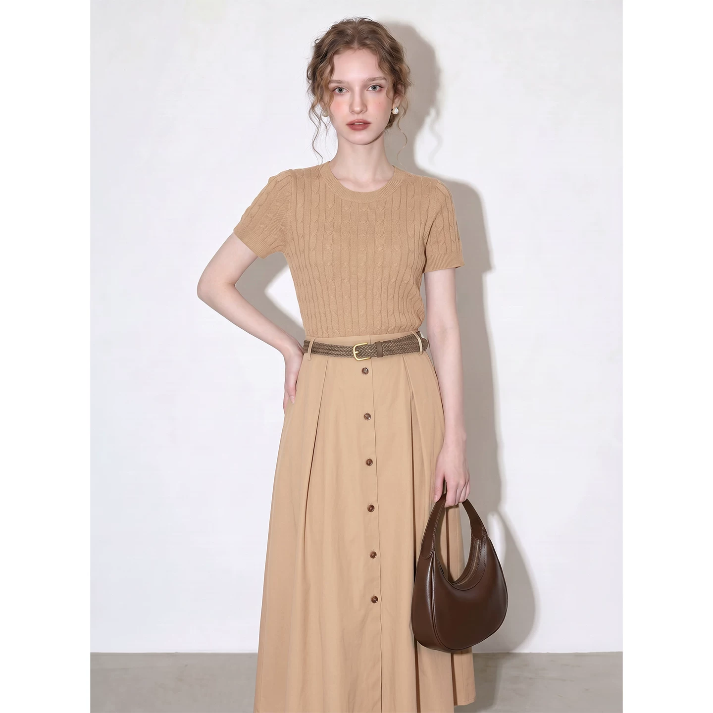 Mocha brown knitted dress for women 2026 summer new high-waisted slimming belted A-line skirt elegant style Mocha brown knitted dress for women 2026 summer new high-waisted slimming belted A-line skirt elegant style
