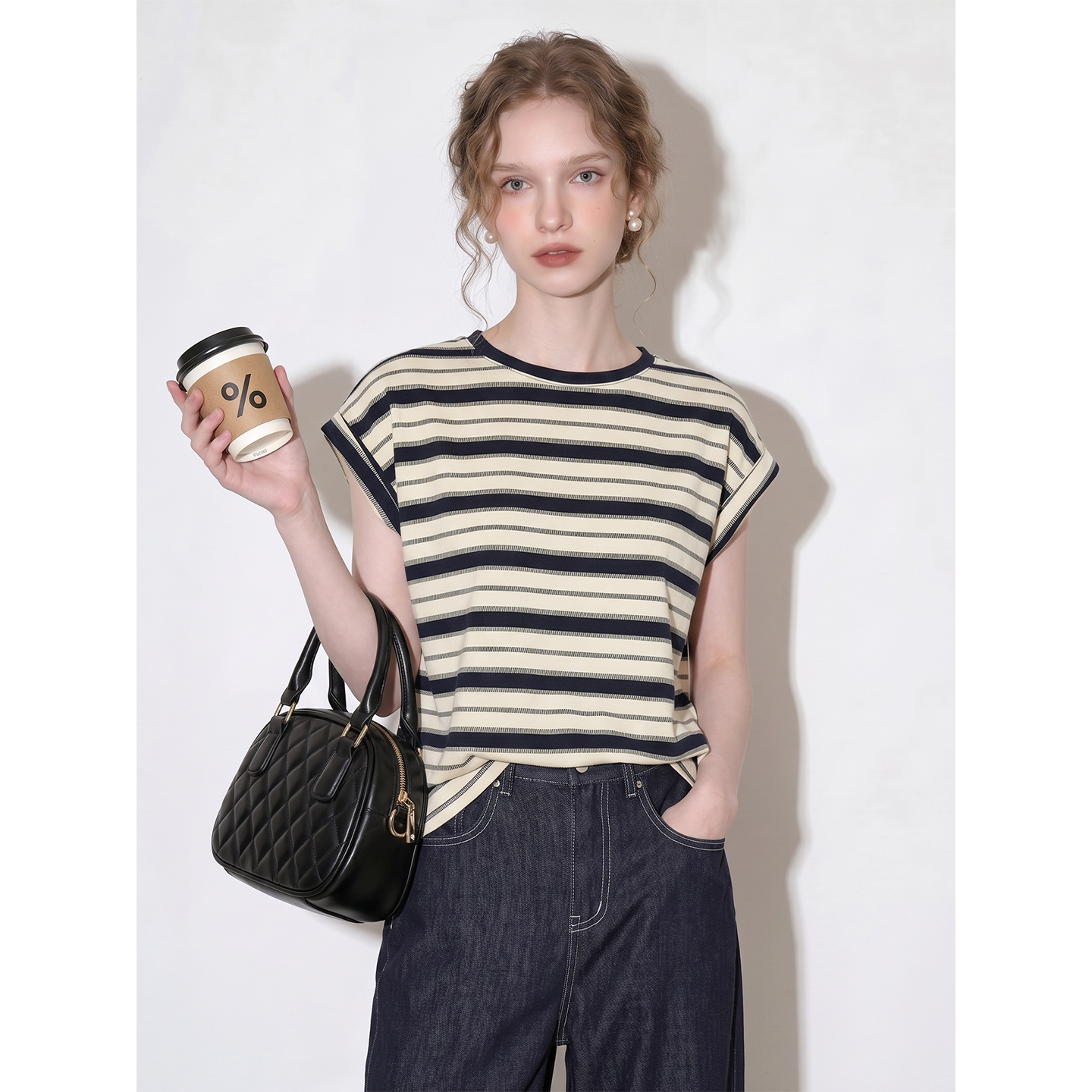 Apricot round neck retro striped short-sleeved T-shirt for women 2026 summer new slim casual high-end top Apricot round neck retro striped short-sleeved T-shirt for women 2026 summer new slim casual high-end top