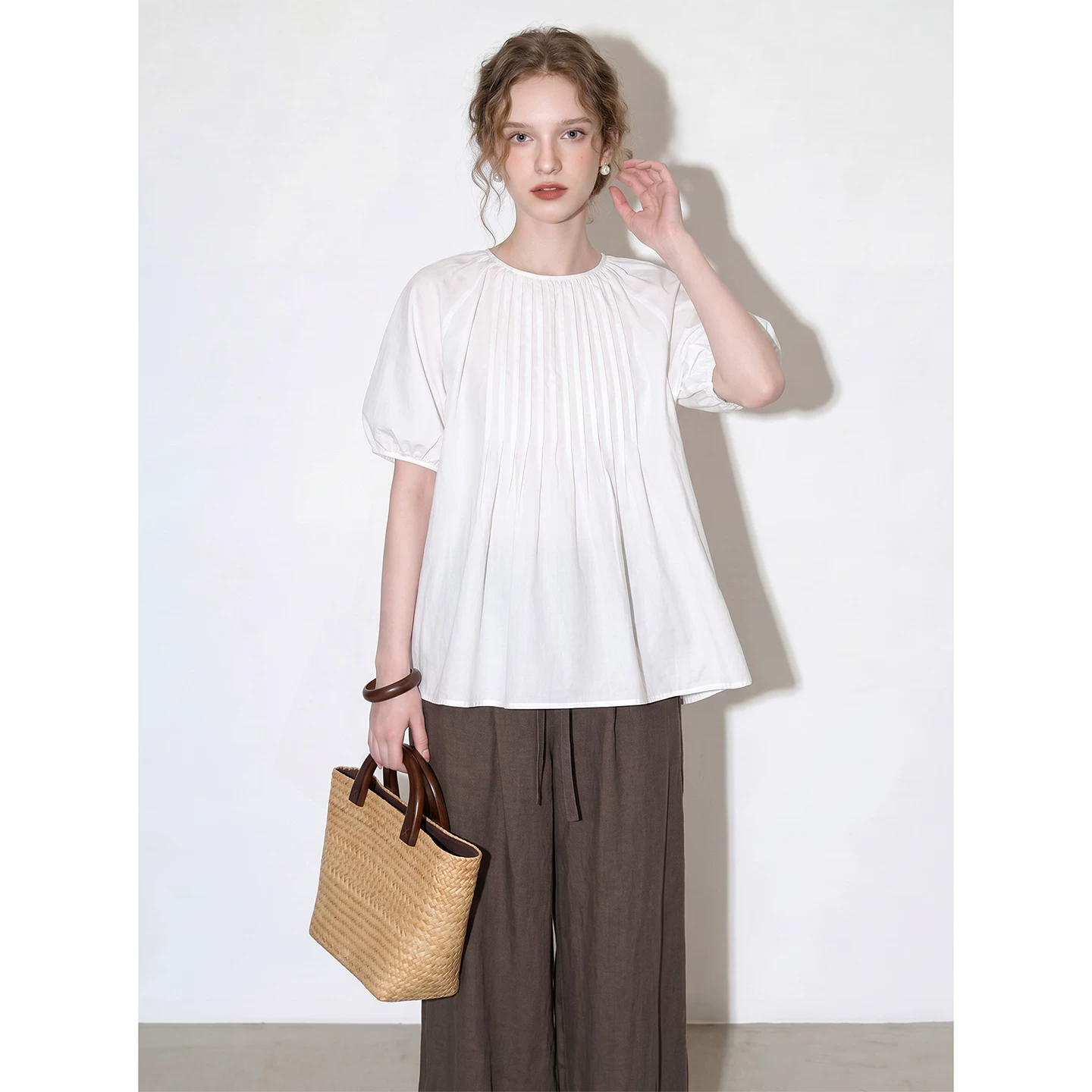 Gardenia white cotton round neck short-sleeved T-shirt for women 2026 new summer top loose pleated age-reducing baby doll shirt Gardenia white cotton round neck short-sleeved T-shirt for women 2026 new summer top loose pleated age-reducing baby doll shirt
