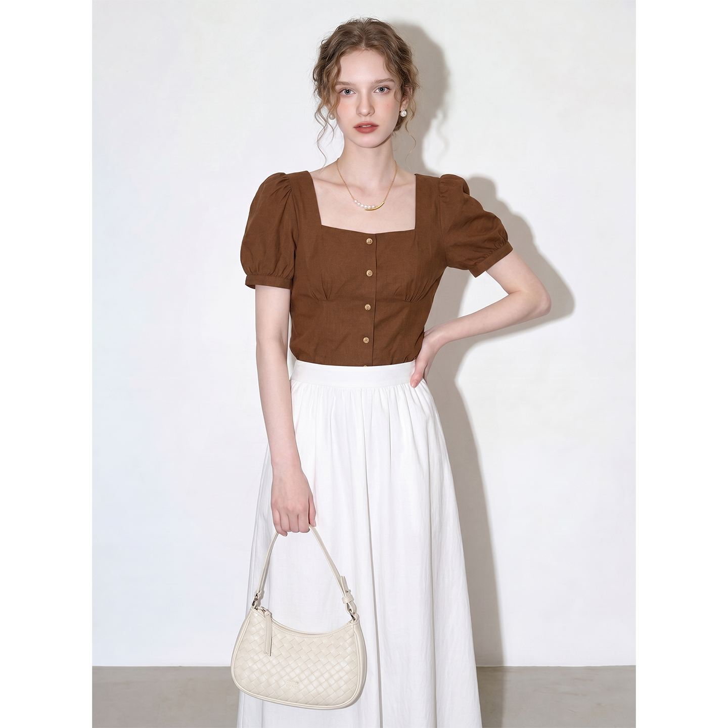 Brown Square Neck Tencel Puff Sleeve Shirt Women's 2026 Summer New High-Quality Short Sleeve Shirt Collarbone Top Brown Square Neck Tencel Puff Sleeve Shirt Women's 2026 Summer New High-Quality Short Sleeve Shirt Collarbone Top