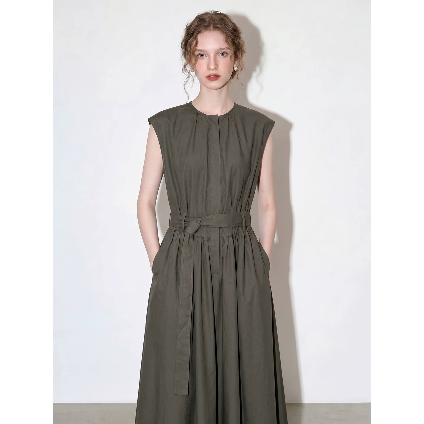 Dark brown light mature and elegant style sleeveless cotton dress for women 2026 summer new waist slimming long skirt Dark brown light mature and elegant style sleeveless cotton dress for women 2026 summer new waist slimming long skirt