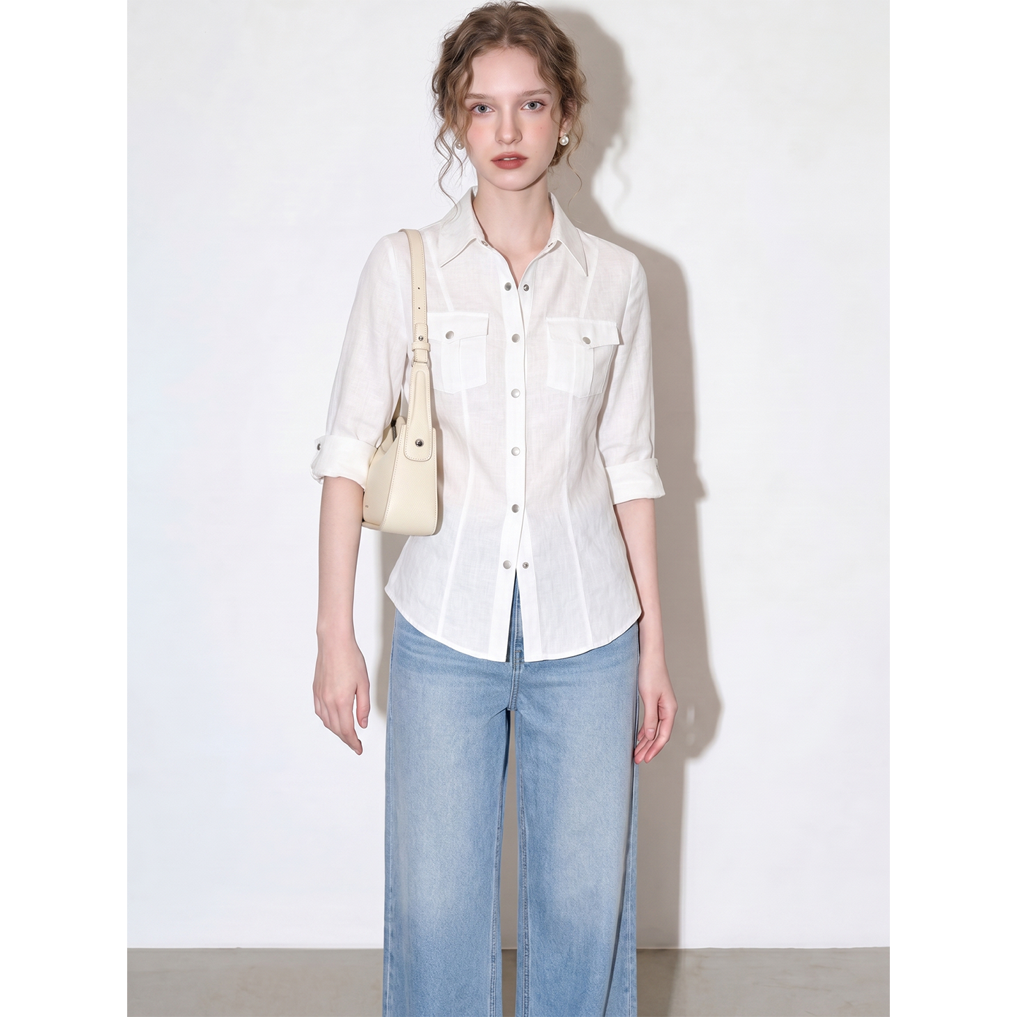 White mid-sleeve shirt collar lapel top for women 2026 summer French high-intellectual temperament waist slim commuting shirt White mid-sleeve shirt collar lapel top for women 2026 summer French high-intellectual temperament waist slim commuting shirt