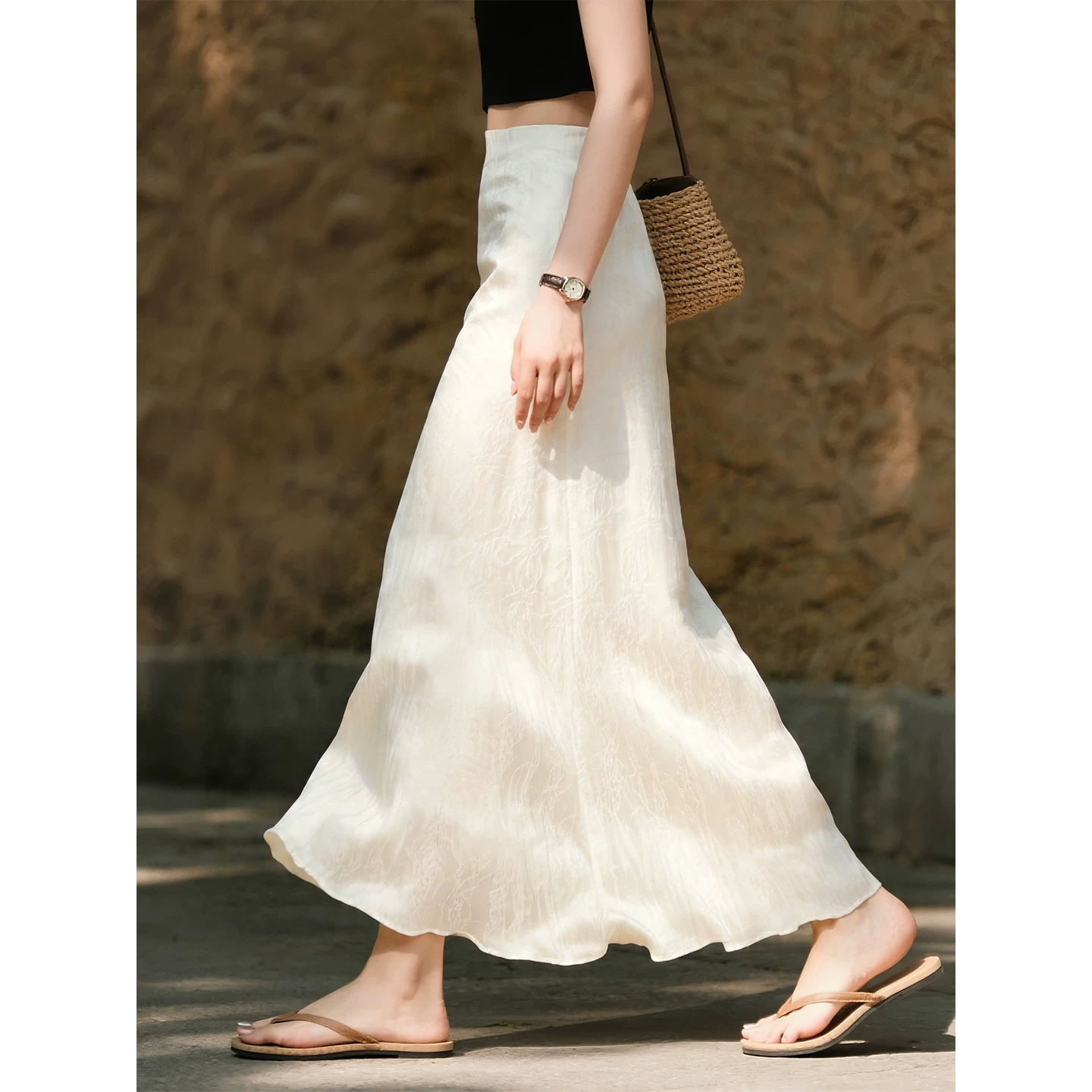 White Simple High Waisted Satin Hip Skirt Women's 2026 Summer New Slimming Temperament Versatile Long Skirt White Simple High Waisted Satin Hip Skirt Women's 2026 Summer New Slimming Temperament Versatile Long Skirt