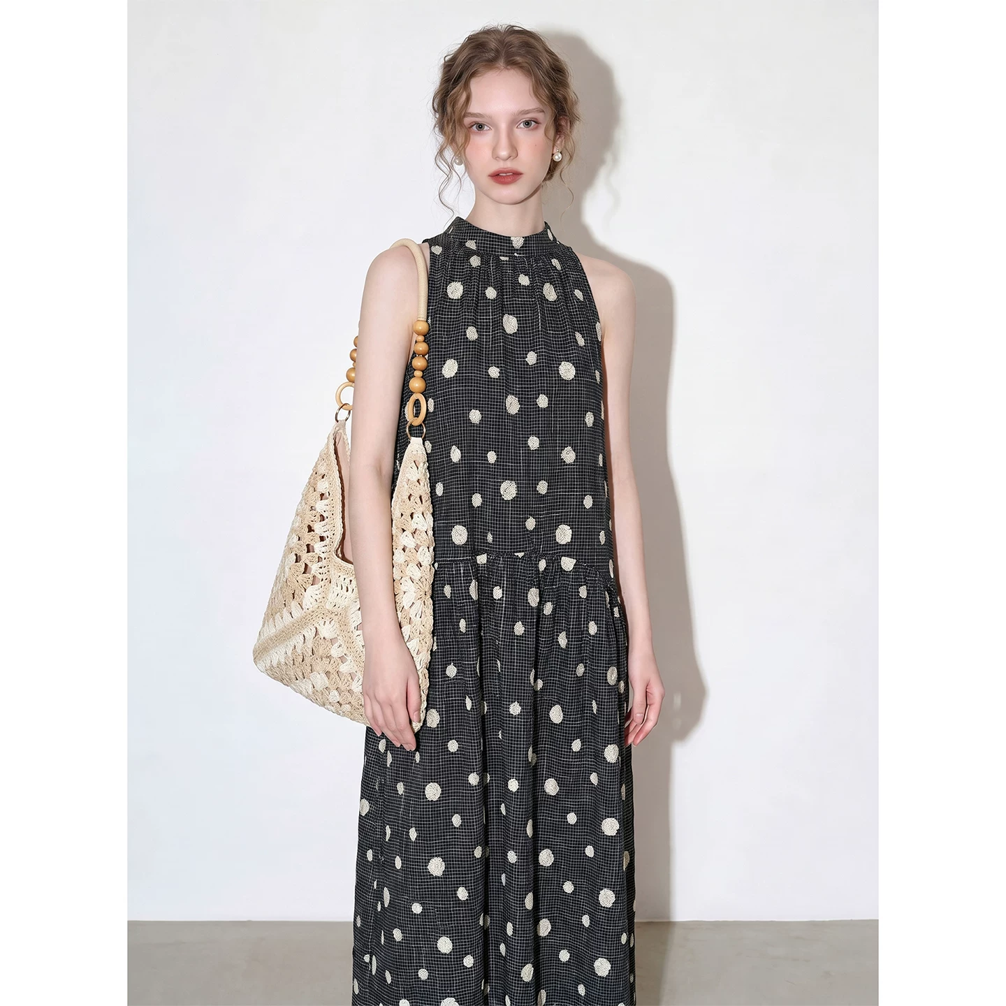 Navy blue sleeveless halterneck dress 2026 women's summer new style French retro polka dot loose fashionable long skirt Navy blue sleeveless halterneck dress 2026 women's summer new style French retro polka dot loose fashionable long skirt