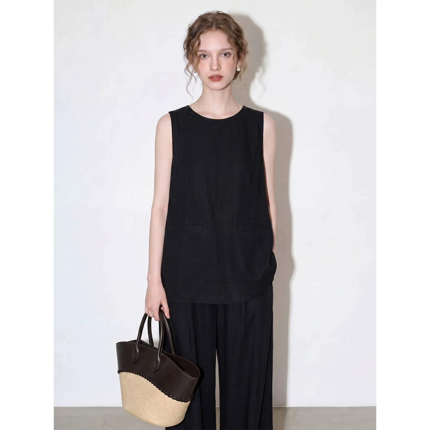 Black Tencel Linen Vest Wide Leg Pants Suit Women's 2026 Summer New Temperament and High-end Two-piece Set Black Tencel Linen Vest Wide Leg Pants Suit Women's 2026 Summer New Temperament and High-end Two-piece Set